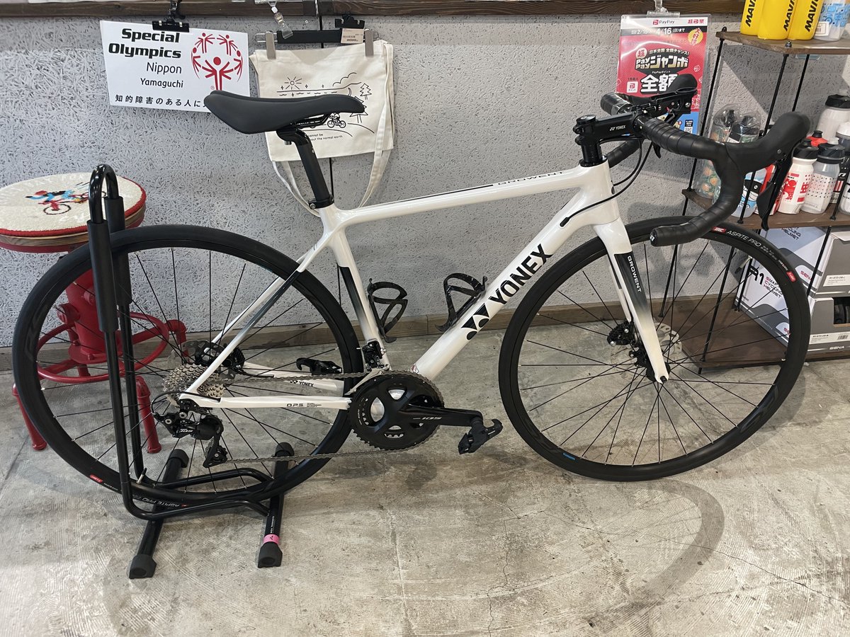 juryujuryujoru's tweet photo. JCLフォトコンテスト最優秀賞の賞品YONEX GROWENTが今日納車されました!
JCL様(@JCL_PROCYCLE )ありがとうございます!
今年はGROWENTで富士ヒルを走ります!
#JCL
#JCLフォトコンテスト
#YONEX
#GROWENT https://t.co/XpUHqhOJ2K