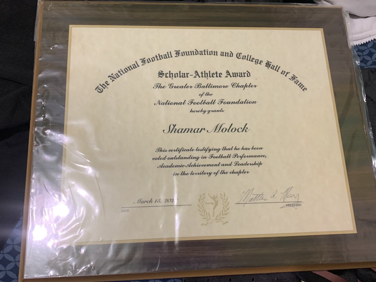ShamarMo8's tweet photo. Scholar-Athlete Award Thank you Towson💕 @TowsonHSsports https://t.co/E6Jai71nwr