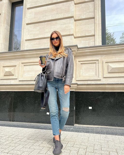 GentryAdrien's tweet image. Some people are destined to pass by.