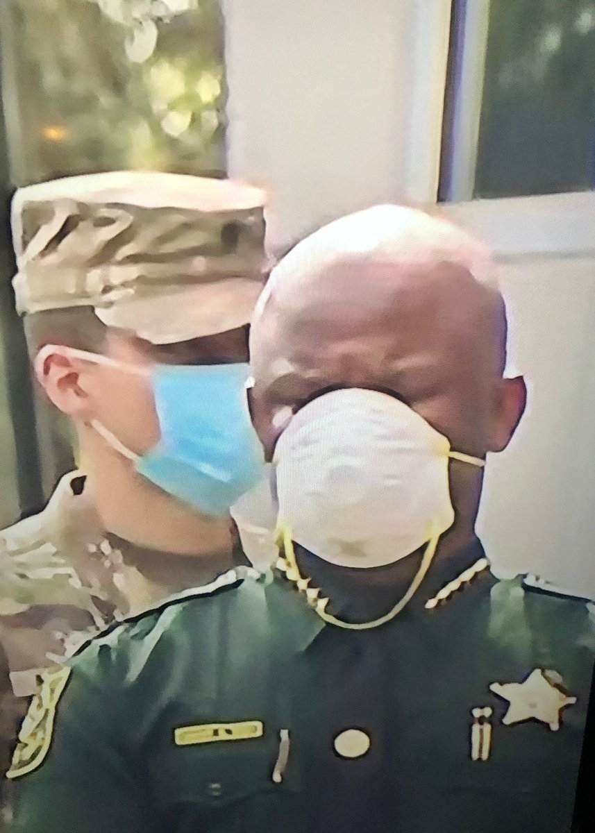 TheHOSER2's tweet photo. @NikkiFried @GovRonDeSantis @NikkiFried - #DeSantis appointee, #BrowardSheriff #SheriffGregTony, both must’ve taken the same COVID training class. #BlueSpearSolutions @PoliticsBroward @NARescue @RedBroward https://t.co/w572oJffrI