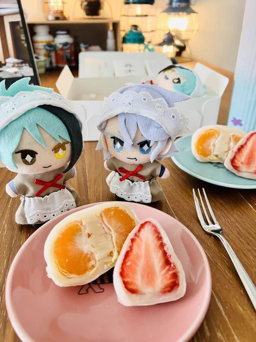 ベランダと水回りピカピカにした 偉いご褒美に頂き物のフルーツ大福食べとる うま〜 