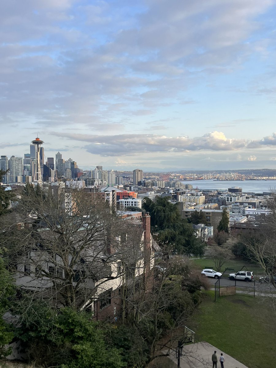 kpreportinglive's tweet photo. Just another glorious day in #Seattle #PNW @KSeattleWeather https://t.co/zJVrhyXgpE