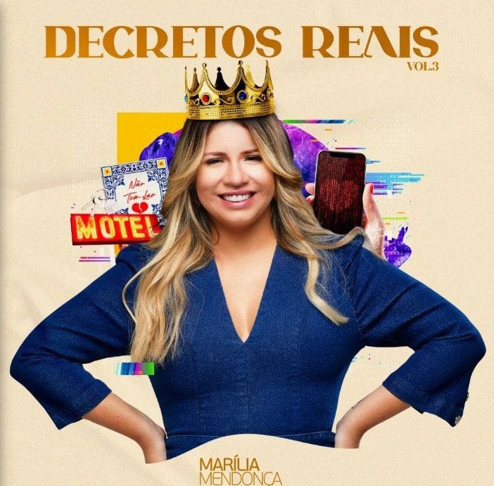 HugoGloss's tweet photo. Uma rainha nunca perde sua majestade! 👑 Nesta quarta-feira (15), a equipe da nossa inesquecível Marília Mendonça anunciou o lançamento do novo álbum póstumo da cantora. "Decretos Reais Vol. 3" será liberado já amanhã, dia 16 de março, às 21h, em todas as plataformas digitais (+) https://t.co/JDUPWBIqi1