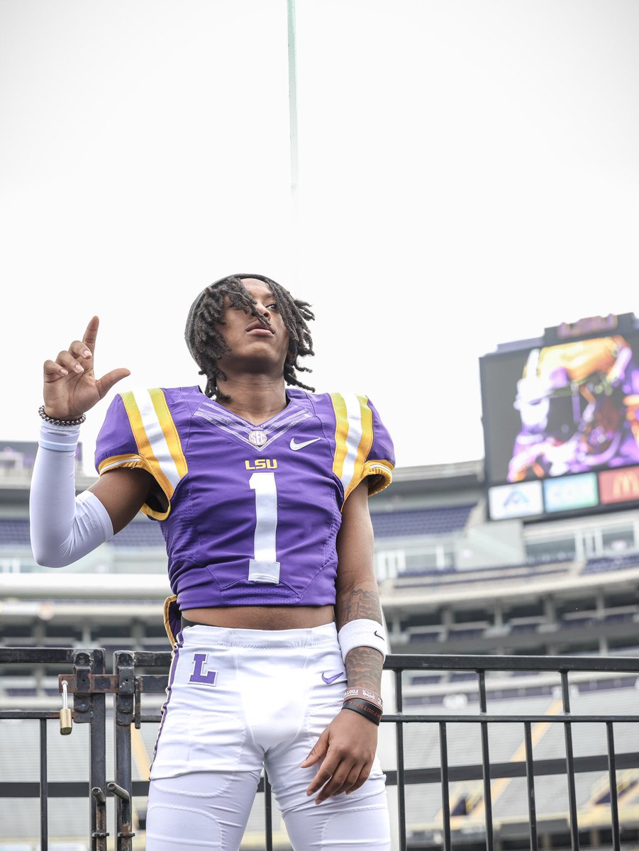 The crib 💛💜 #GeauxTigers🐯 
<a href="/JordanArcement/">Jordan Arcement</a> <a href="/LSUfootball/">LSU Football</a>