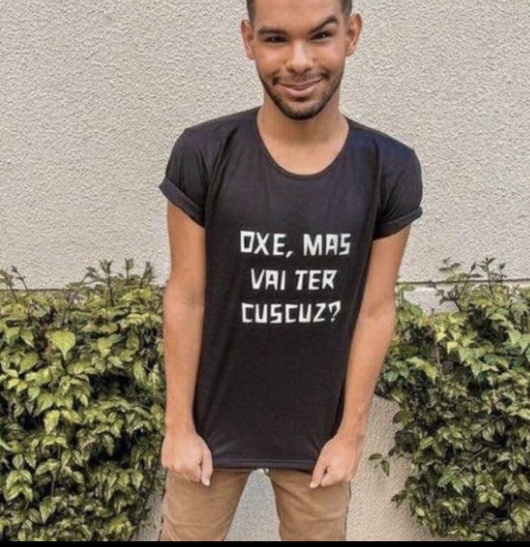 ela me perguntou se eu sou trabalhador, mas logo viu a tatuagem da aranha