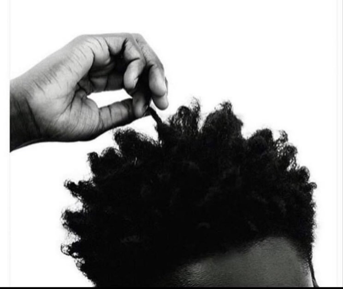 faiththegemini's tweet photo. you know a nigga bout to lie when he start doing this shit https://t.co/R6GssEnB7R