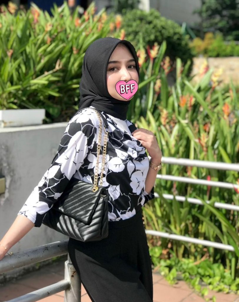 putriyasmindaA's tweet photo. Masih ada slot kosong ya💖
Yang mau tanya” RR dm aja🔜📥
#availsemarang #ExpoSemarang #semarangbirahi #semarangcod #semarangnakal #semaranglendir #semarangbo #semarang https://t.co/DSPAfRJ1sU