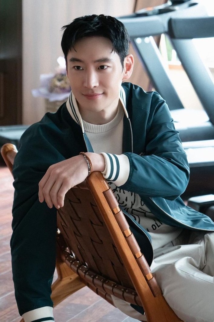 simpforjehoon's tweet photo. jehoon is so handsome https://t.co/keFn0WAOfL