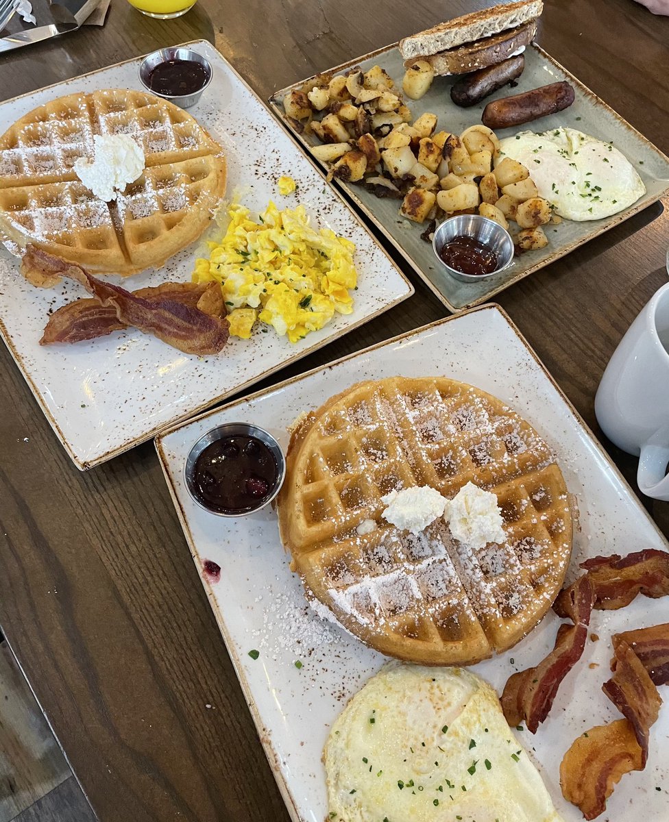 Brunch with my besties! Love you both so much! ♥️🥰 <a href="/MurrellDeanna/">DeAnna Lynn Murrell</a> <a href="/LMuncherjee/">Lynnly Muncherjee</a>