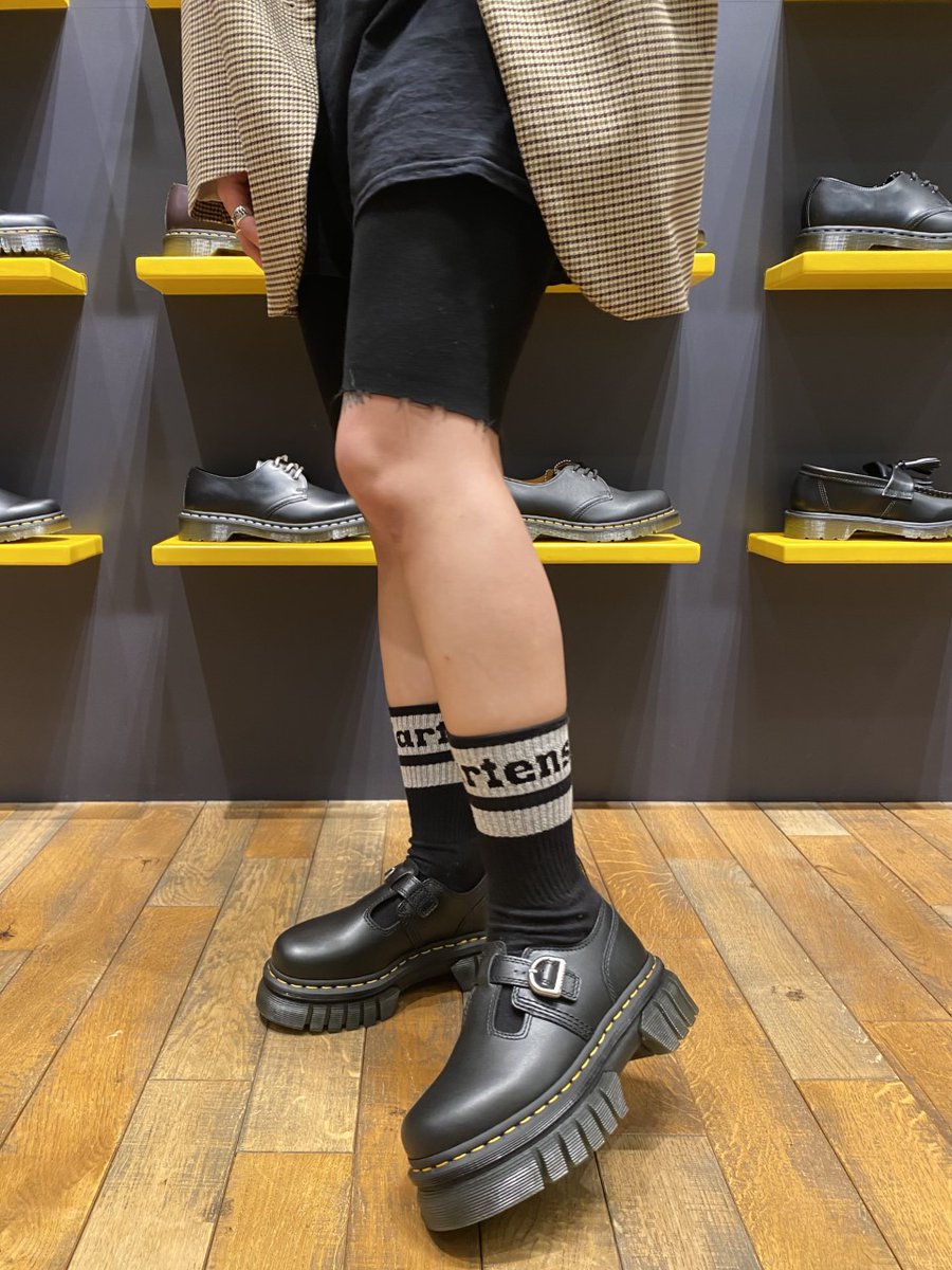 Dr.Martens  AUDRICK Tバー シューズ