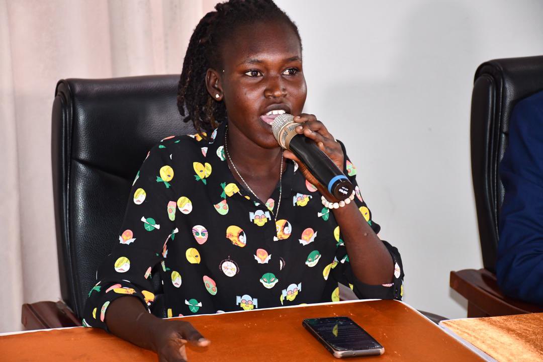 This #WomensMonth let me highlight this impressive young woman @EmmaKwaje, a rising star with a powerful voice, she is studying journalism, hosts a radio talkshow, is a songwriter, volunteers at @UNFPASouthSudan & empowers young girls with her initiative @banat_power #SSOT