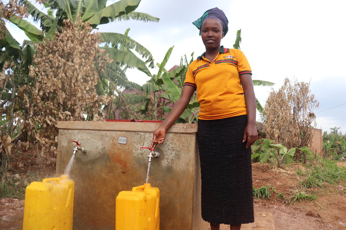 🧮🧮112,000 Number of new people reached with safe water in communities in the target districts over the past one year. An additional 30,900+ students, staff & healthcare seekers have access to reliable service. We're on path to bring water to everyone & reach #SDG6 #Rwanda
