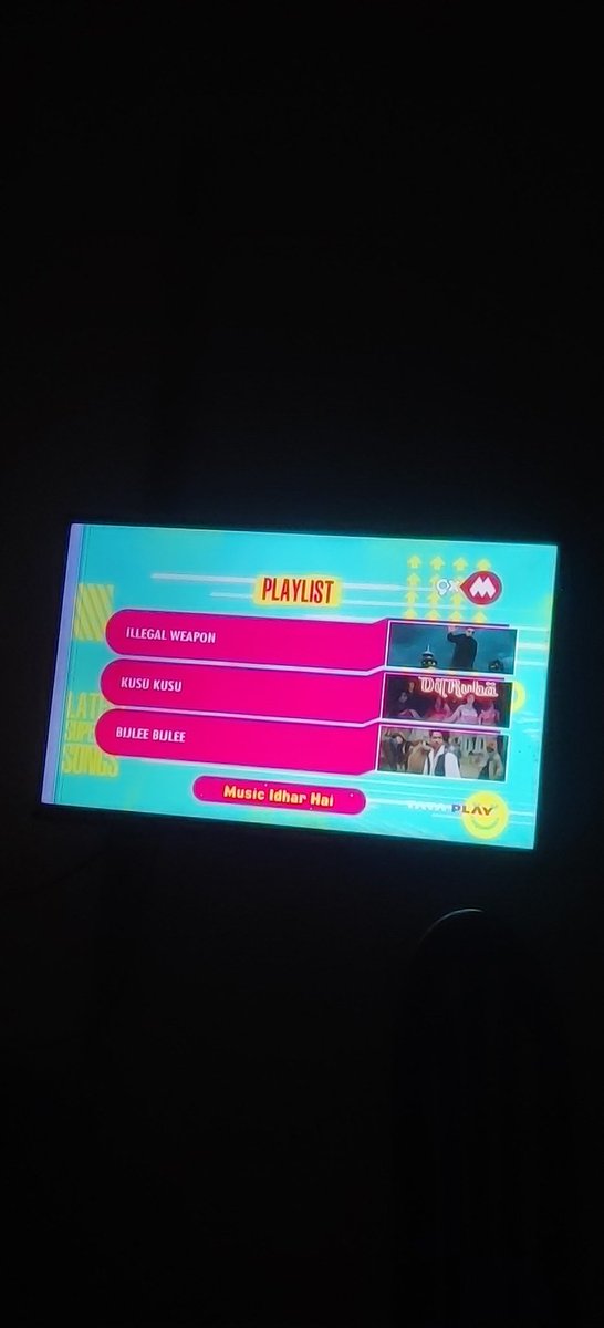 shivani_k_12's tweet image. This channel is the only saviour when you're dying of boredom in your hotel room! 

#9xm #mumbaidiaries #Mumbai #hotelroom