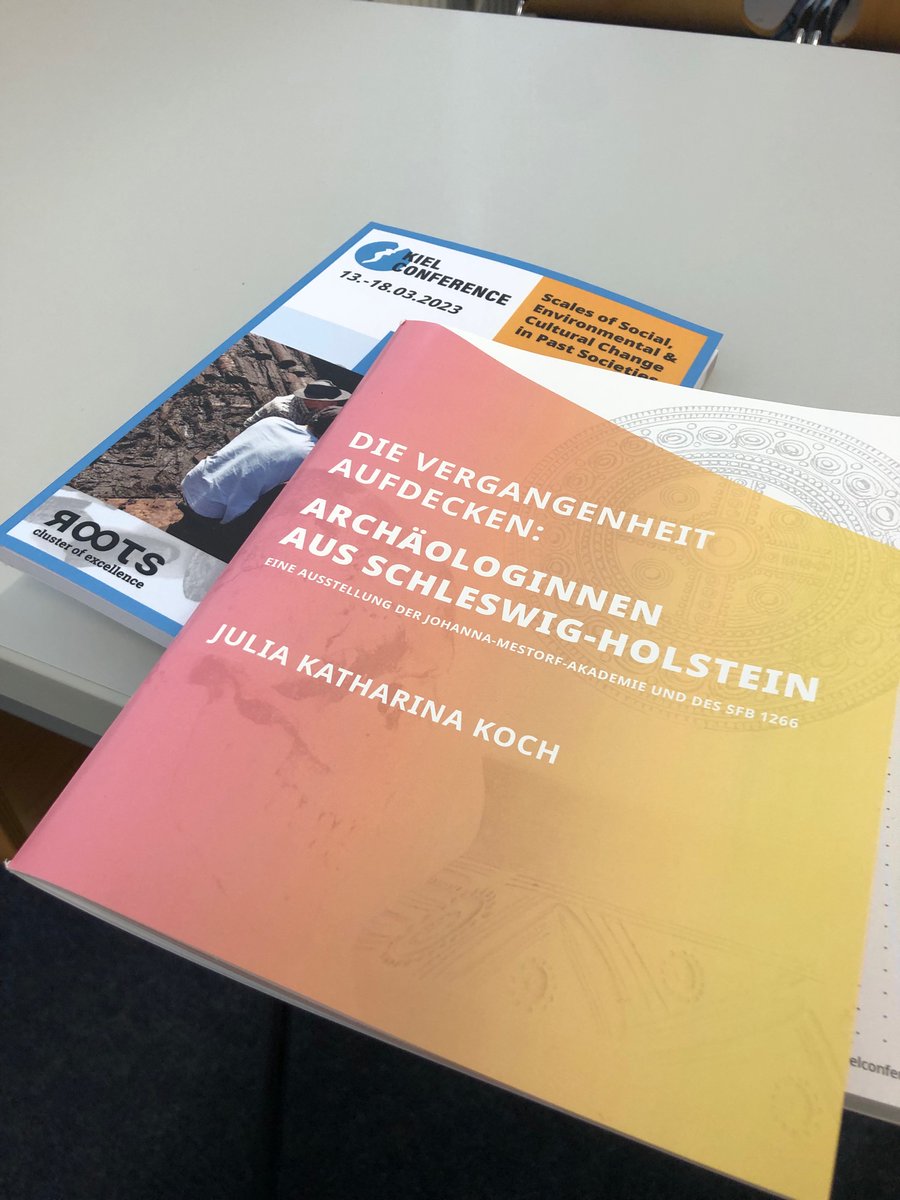KarinaIwe's tweet image. #Ausstellung: Archäologinnen aus Schleswig-Holstein von @julia_k_koch! @SFB1266 
Hört sich wie Auszüge aus der eigenen Biographie an!😬
-Lehr- u.Wanderjahre 
-ein Berufswunsch entsteht
-Aufbau eines #Museum|s
-eine an Vorgeschichte interessierte Familie
#KielScales23 #Archäologie