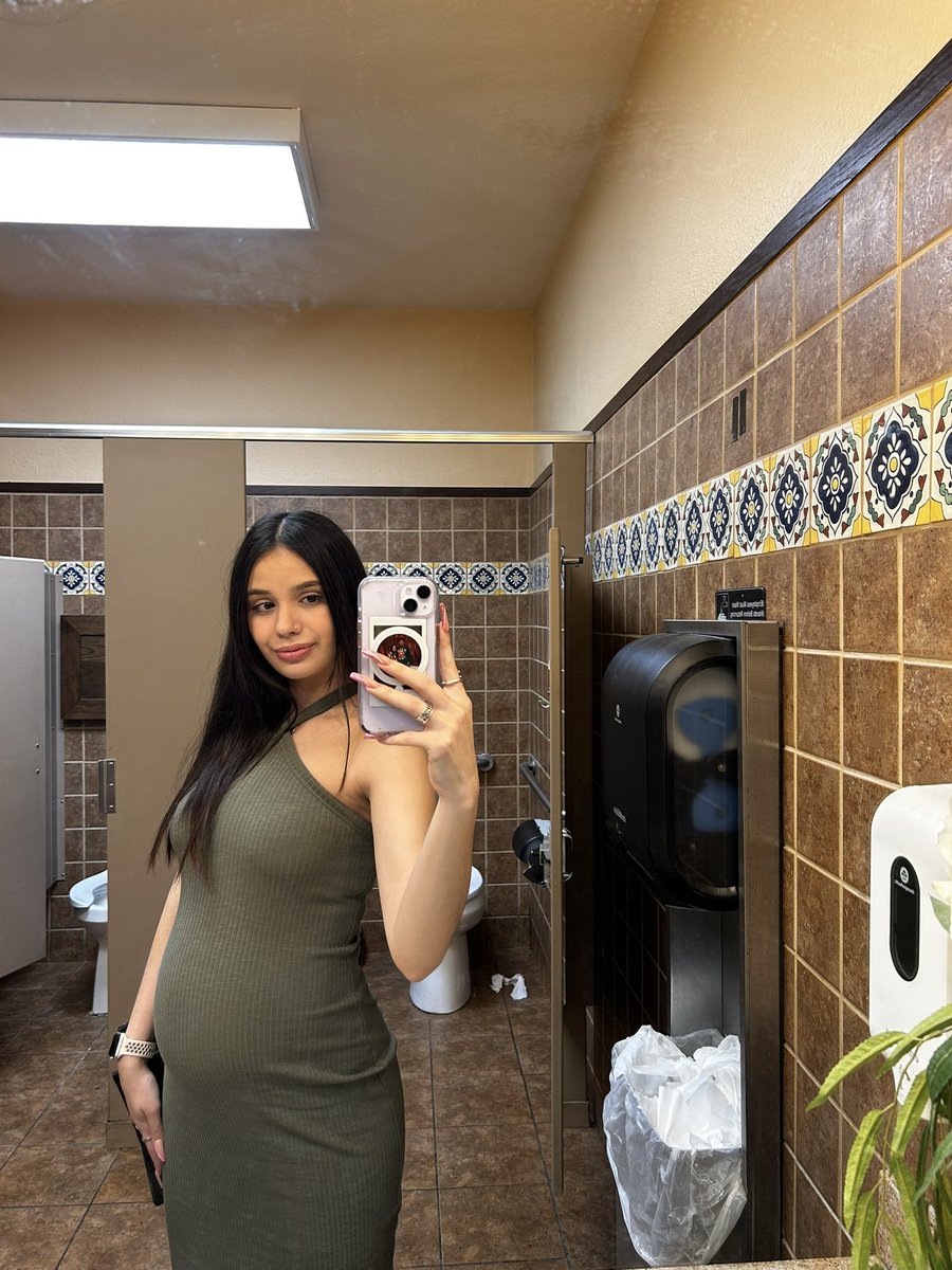Lexoynce's tweet photo. just mom tings🤍 https://t.co/4O5ijd7PKw