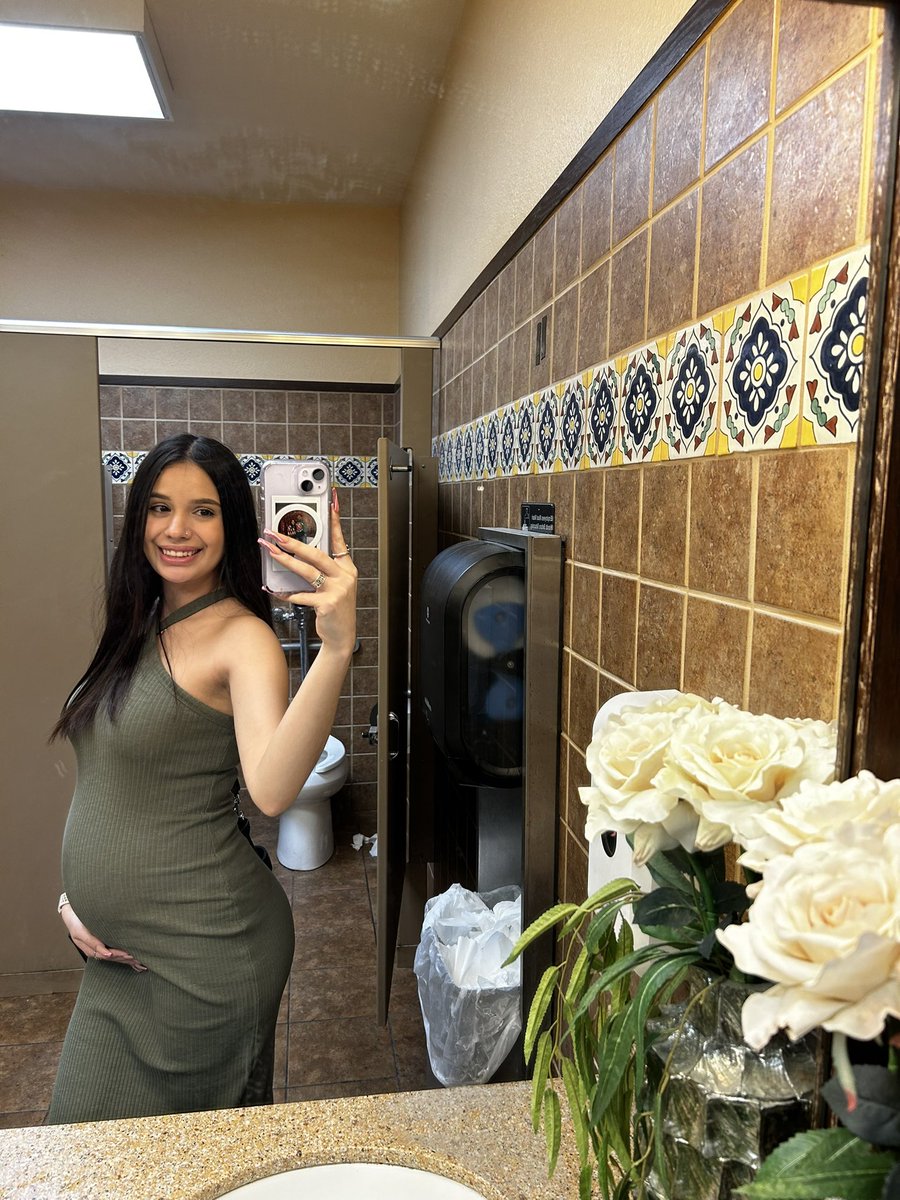 Lexoynce's tweet photo. just mom tings🤍 https://t.co/4O5ijd7PKw