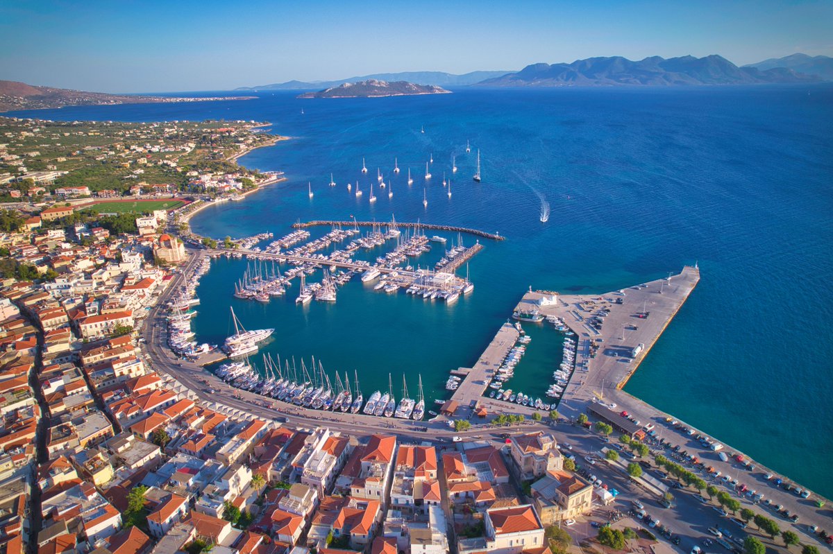 GreekMood's tweet photo. 📌 Beautiful aerial view of Aegina Town 🇬🇷

#aegina #greekmood https://t.co/fouQK0aoVd