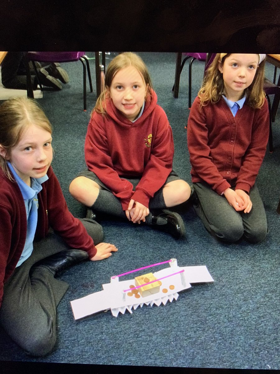 HartfordmanorY5's tweet photo. British Science Week - Connections We used our knowledge of forces, weights and measures to build bridges #HMScience https://t.co/UxilwQ79h2