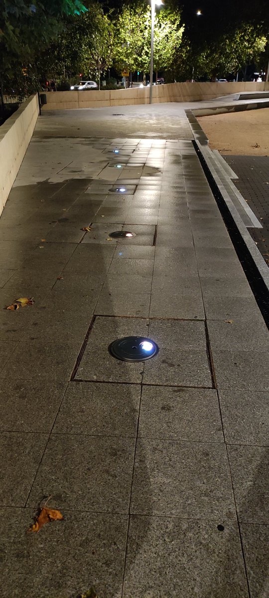 ForoToletho's tweet photo. ¿Alguien ha visto funcionar o tiene alguna prueba fehaciente del funcionamiento de esta #fuente de #Safont más allá del día en que @milagrostolon la inauguró el 12/12/2018?
¿Cuanto habrá costado?
¿Para qué la hacen si no la van a encender? https://t.co/efkTz6ee8g