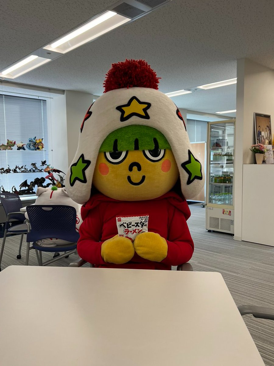 たぶん正式コラボが来たら、“ストリートファイターのホシオくん”こと、ルークがパッケージを飾ると思う。(ベビースターのホシオくん消しといたので、絵の描ける方は好きなキャラを書き込もう。)