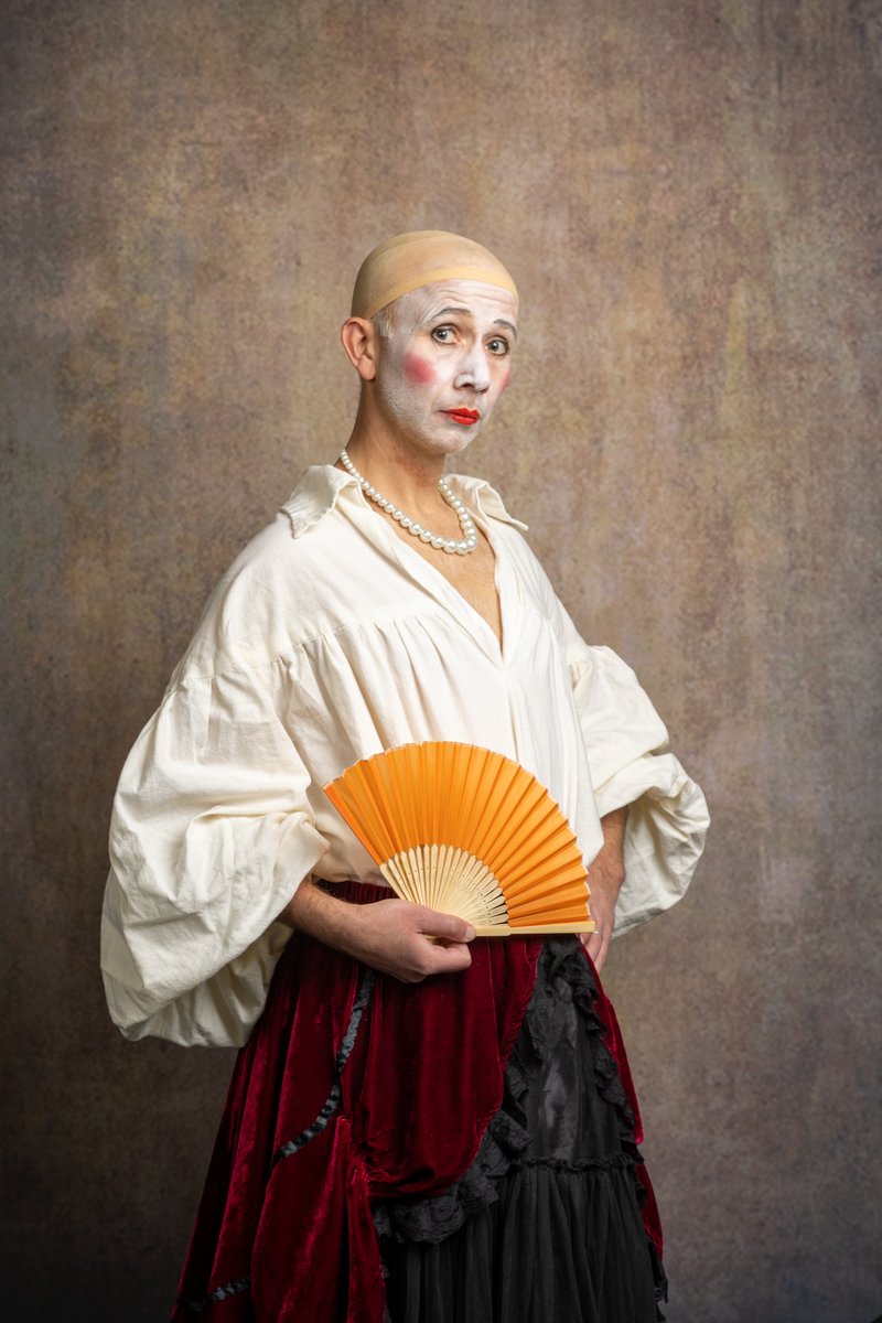 Edward Kynaston, the last 'boy actor’ to play female roles on #london stage. Pepys described him as "prettiest woman..&amp; handsomest man" He went on to perform at #coventgarden #theatre <a href="/ian_nutt/">Ian Nutt</a> as Kynaston <a href="/OxfordPlayhouse/">Oxford Playhouse</a> #nellgwynn bit.ly/3SbnVfA <a href="/oxforddrama/">OUDS</a> #Oxford