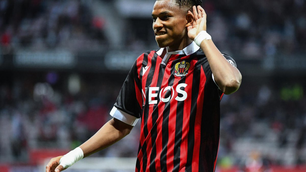 France24_fr's tweet image. Ligue Europa Conference : L'Algérien Hicham Boudaoui, l'indispensable milieu de l'OGC Nice f24.my/9KIG.t