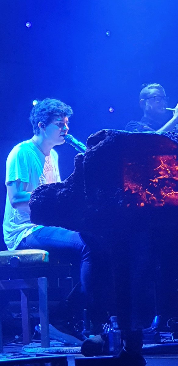 Josefinamartn3's tweet photo. Hace 4 años !! 😍
#1016tour https://t.co/mvV0A8euVg