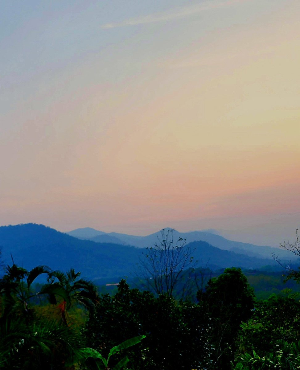 Roimeister's tweet photo. Overlooking Soi Dao, Thailand https://t.co/eHjbQTVGzJ