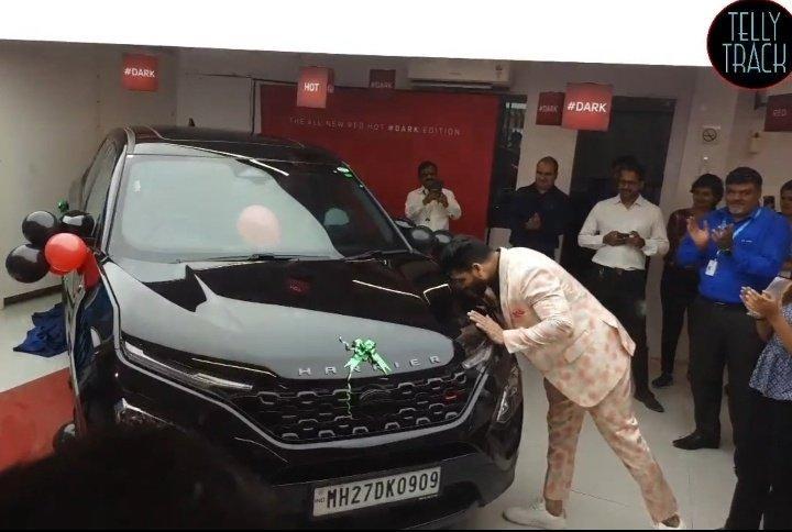 Devil_SK27's tweet photo. Congratulations to our #Amravatikar the self made man @ShivThakare9 for your new car...
Long way to go💯
Great to see #MH27 number...❤️😝

#ShivThakare https://t.co/14fgr1LLPw