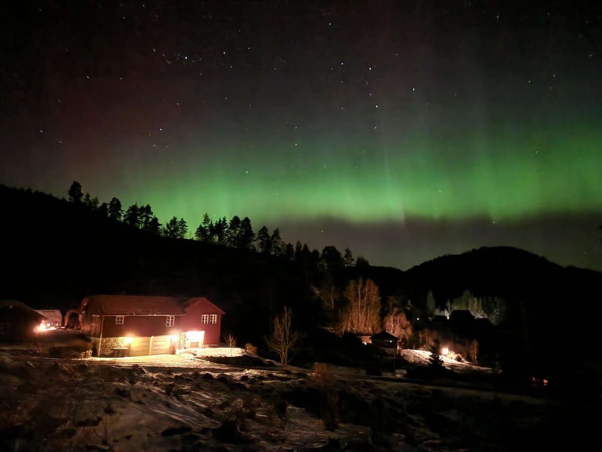 Svein Tveitdal (@tveitdal) on Twitter photo Northern Lights over our home in Froland last night. Not often seen in this part of Norway! Photo: Our neighbour Magnus Torsvik
<a href="/HarveyCroze/">Harvey Croze</a> Northern Lights over our home in Froland last night. Not often seen in this part of Norway! Photo: Our neighbour Magnus Torsvik
<a href="/HarveyCroze/">Harvey Croze</a>