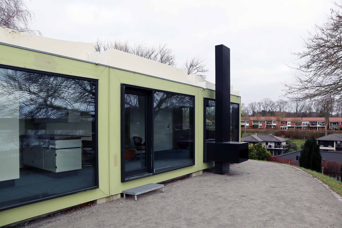 thelinkberlin's tweet photo. #JuevesDeArquitectura 𝘒𝘶𝘣𝘦𝘧𝘭𝘦𝘹, 𝘈𝘳𝘯𝘦 𝘑𝘢𝘤𝘰𝘣𝘴𝘦𝘯, 1970 © Hendrik Bohle, https://t.co/ODTalZV1Un
Familie Jacobsen nutzte den Prototyp als Sommerhaus. Seit 2005 gehört es zum #Trapholt-Museum, Kolding – mit Produktdesign von AJ. #ddkultur #ArneJacobsen #TinyHouse https://t.co/x9FYHhTjaS