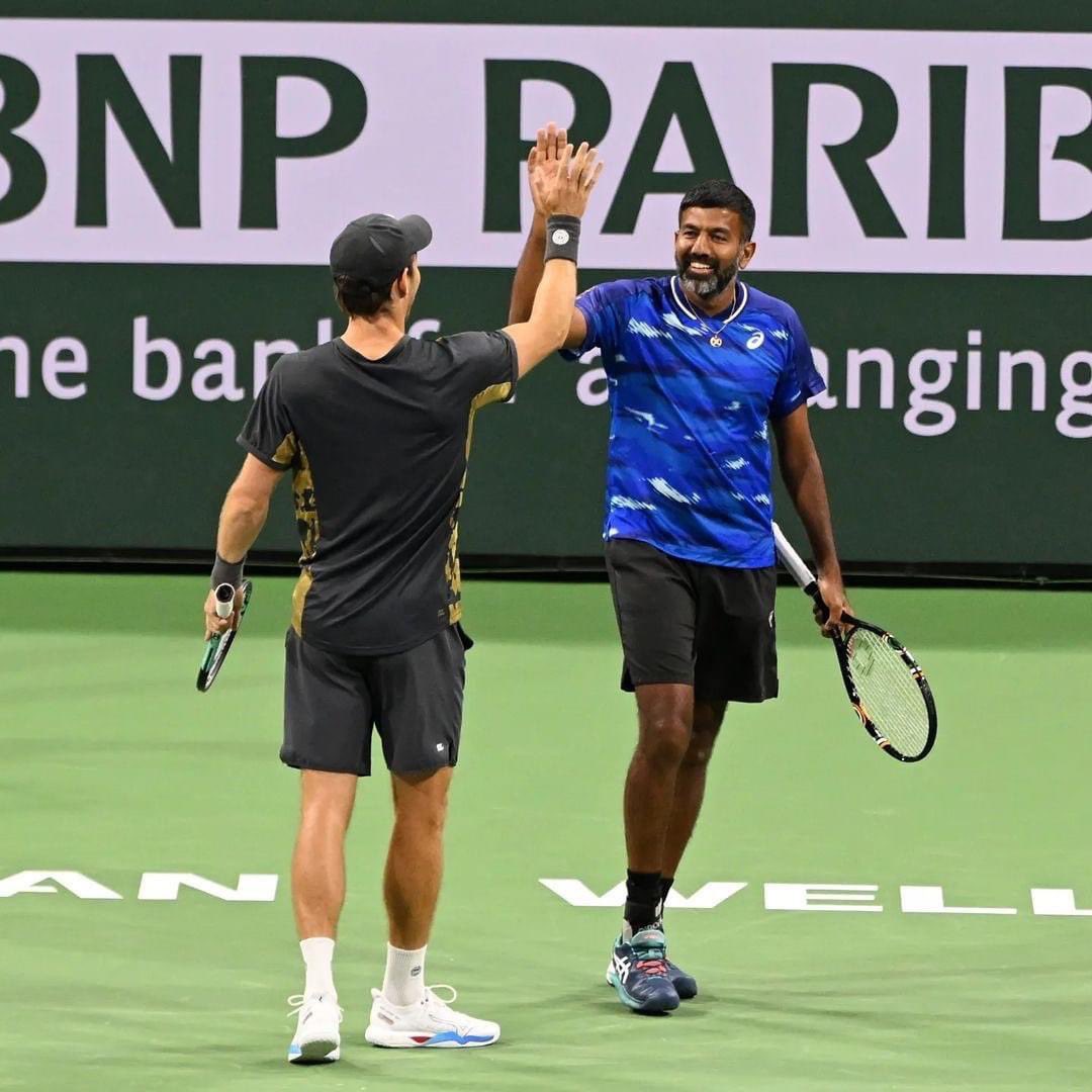 @rohanbopanna / @mattebden storm into Indian Wells Masters SemiFinals 

Our team beat the fancied pair of 🇨🇦Auger-Aliassime/🇨🇦Shapovalov 6-4 7-5 and will take on 🇺🇸Isner/🇺🇸Sock in the Semifinal 

#KSLTA #IndianWellsMasters #TeamHEAD