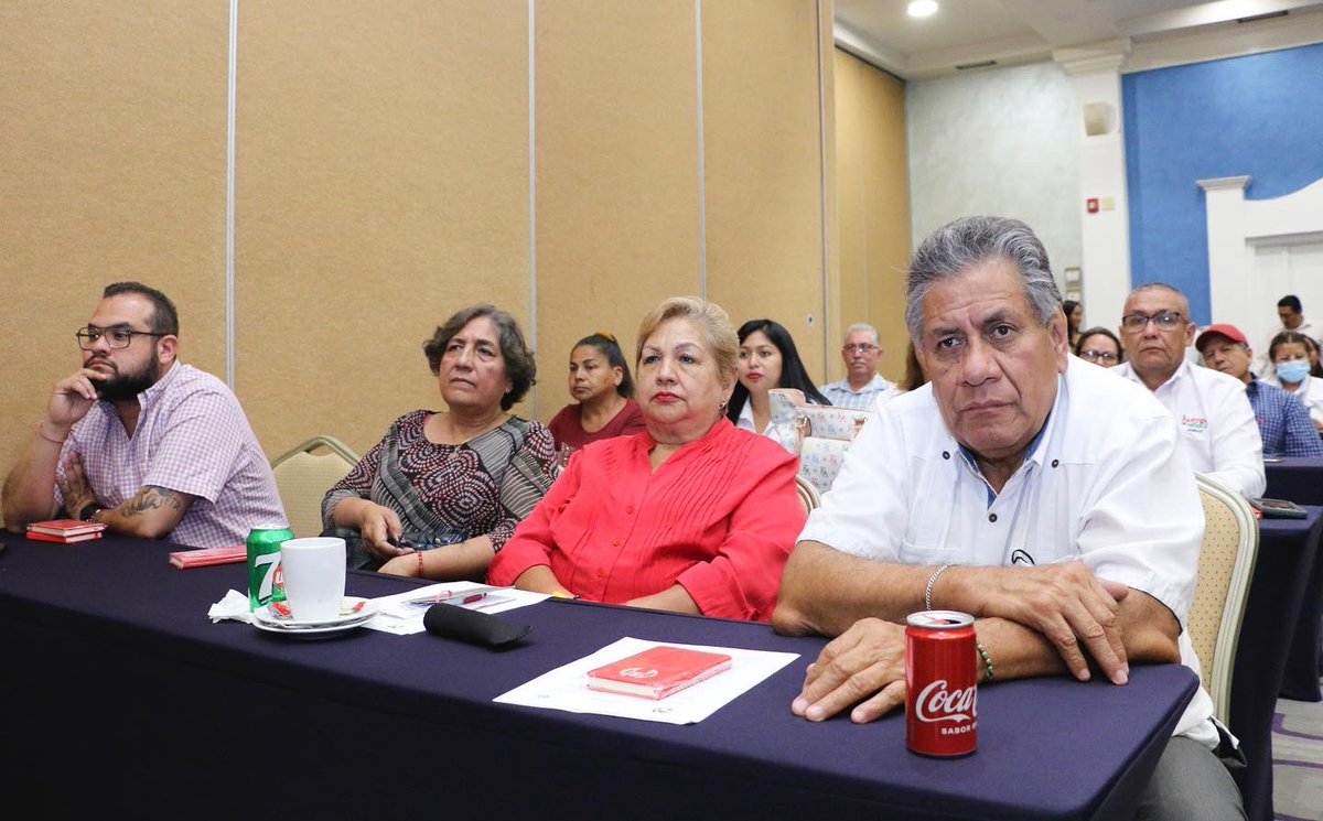 PRI_MorelosOF's tweet photo. Concluimos con el tema: La era digital causas, efectos y usos en la militancia territorial, impartida por Luis Bello. Agradecemos al Presidente del @IRHnacional @lazarojimeneza por el apoyo en el fortalecimiento de conocimientos para los retos por venir en el #PRIMorelos. 🟢⚪️🔴 https://t.co/2ZBgfnWIT3