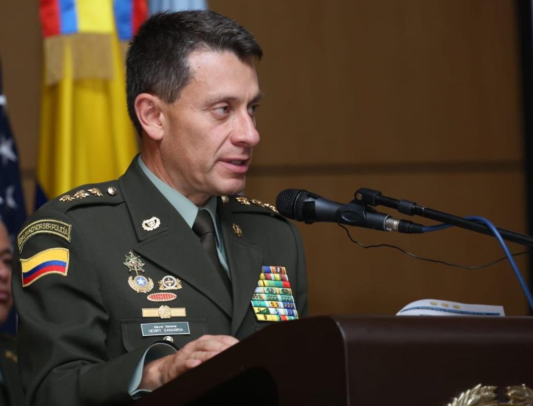 militar_col's tweet photo. El peor General @DirectorPolicia en la historia, de nuestra Policía Nacional. 

Quien más está de acuerdo 🔁 https://t.co/SCtbKMxYcc