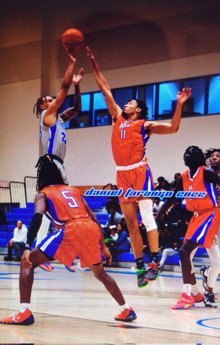 DTarangoOC's tweet photo. @OdessaMBB @JustMxrcus_ @parkerlamarre_ @bucketball @CoachEustachy @OdessaCollege @WranglerSports @JucoRecruiting @JUCOadvocate !Felicidades Marcus! https://t.co/nSzGggUW0l