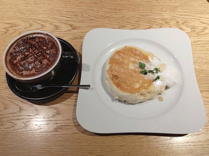 むさしの森珈琲行ってきました☕店内オシャレ✨店員さんどなたも接客のプロ🎖️ふわっとろパンケーキ超うまっ😍静岡市にもオープ