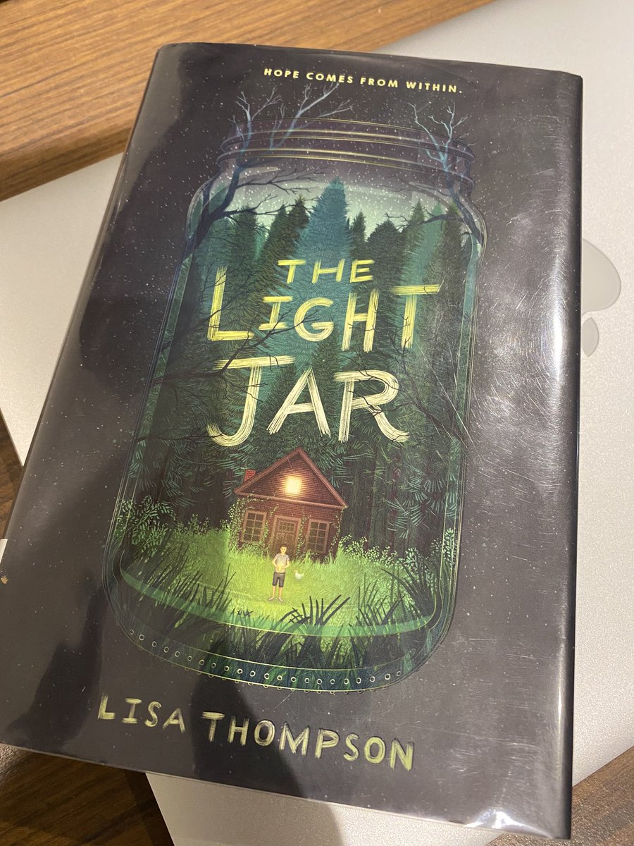 jiaqingli's tweet photo. When I opened the book, I was immediately captivated by the words, at first I thought it was some kind of thrilling adventure story, the more I read, the more I loved it, far better than an adventure story, I was moved by Nate's bravery, and applauded the author's clever idea. https://t.co/z5pneMIVM9