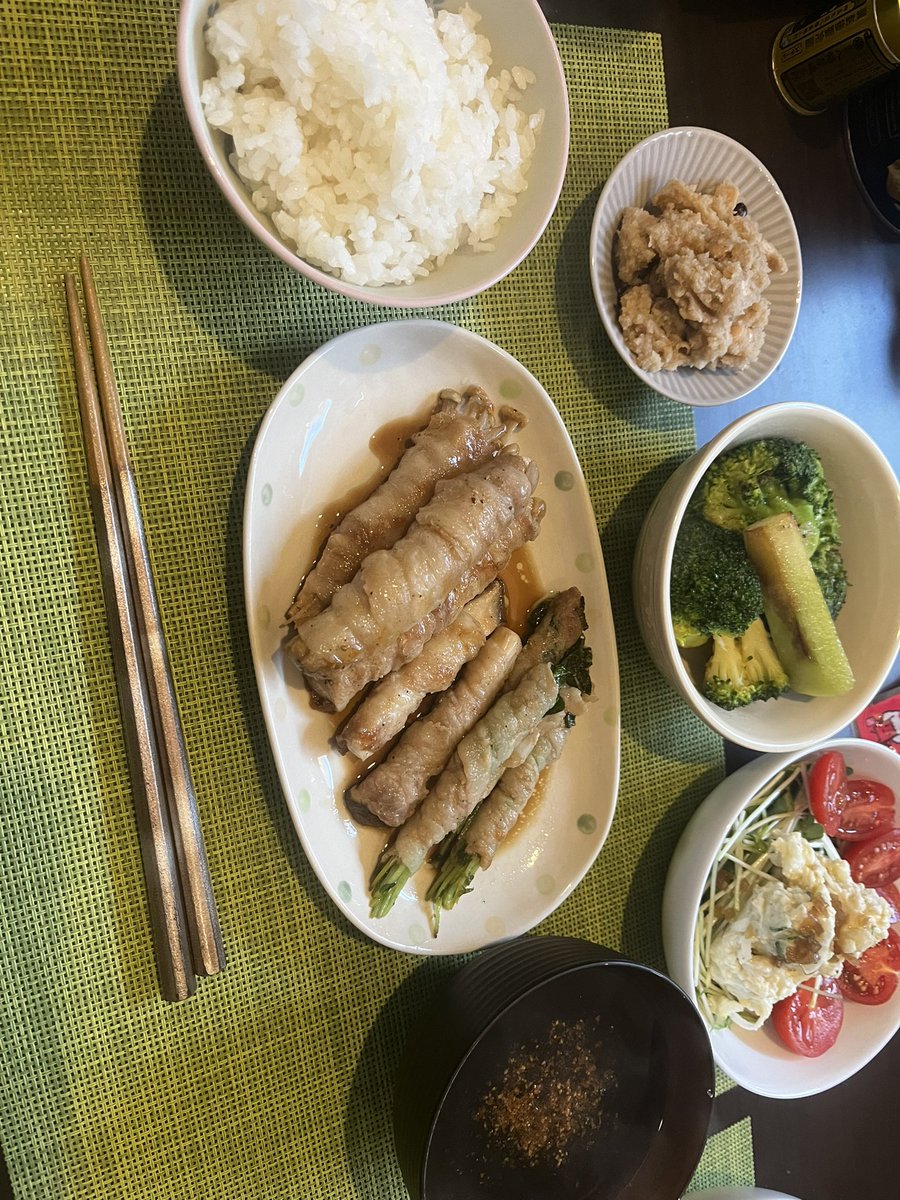 hironyans's tweet photo. #いただきます　#嫁ご飯　#肉巻き https://t.co/YkIhQ41Ywr