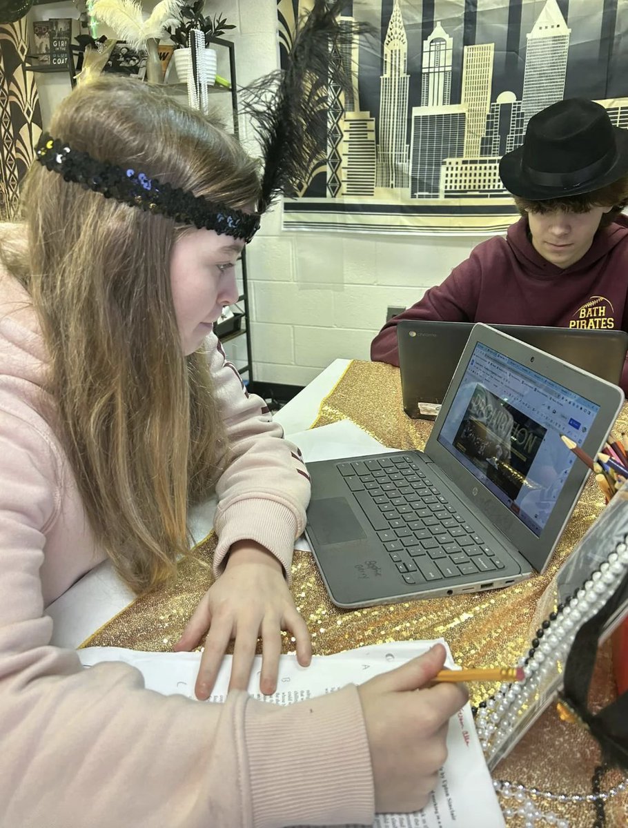 @cnlewie of @CountyBetter @BeaufortCoSchNC @BathElementary  Roared into the 1920s with her 8th Grade Social Studies Students for #DigitalLearningDay! Check out this all-in #StationRotation!  @NCRethinkEd #NCRethinkEd @amy21bennett @ncpublicschools