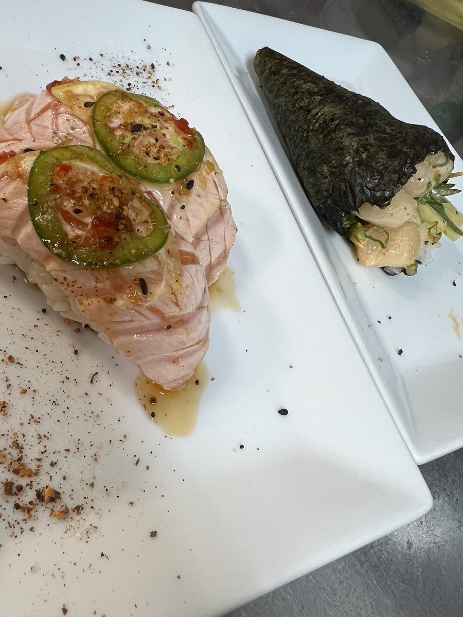 🪖AfricanBattleRoach🪳 on Twitter "Scallop hand roll salmon sashimi the bronson way and look how
