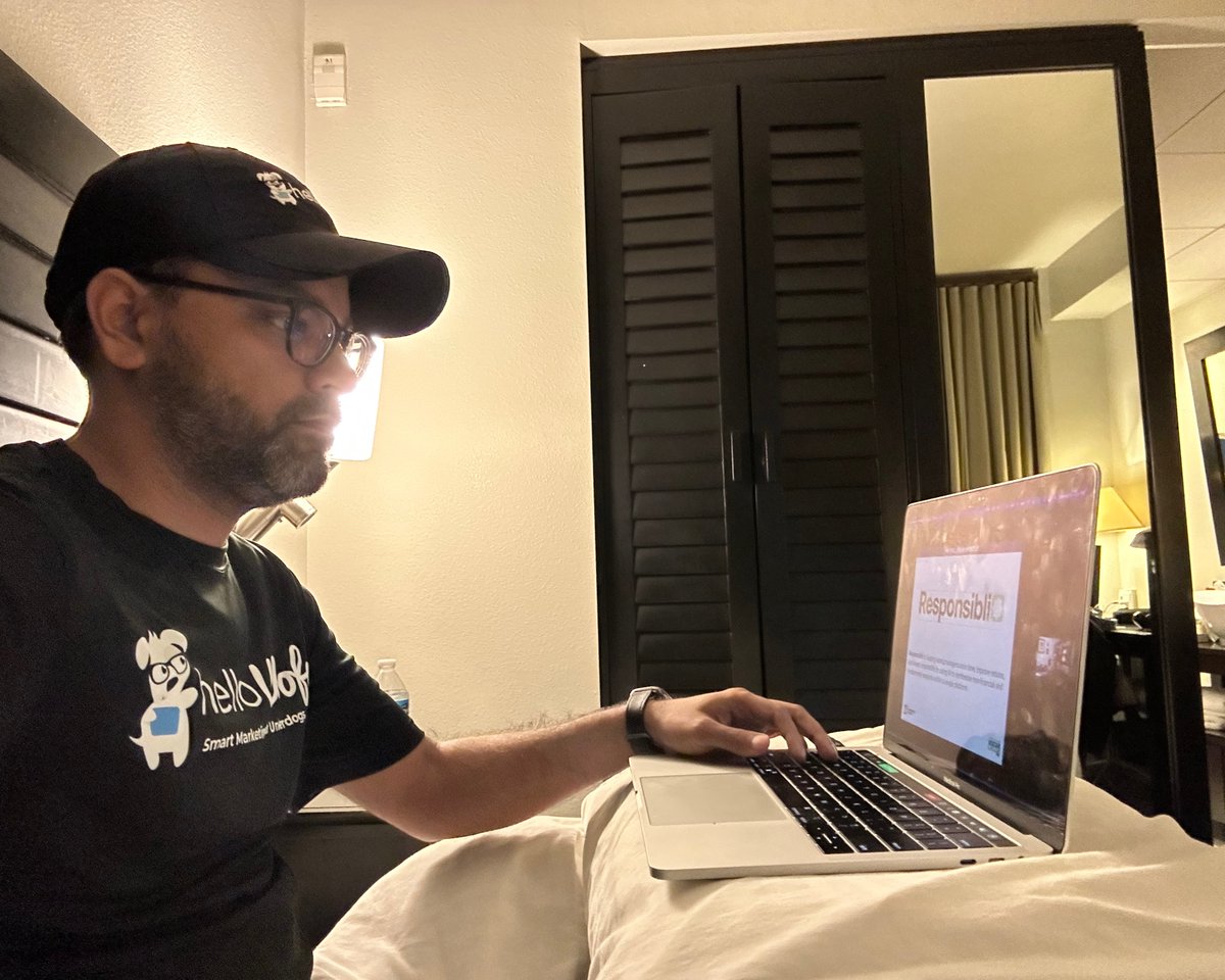 arjunraime's tweet image. 👋 Sometimes, the best spot to pitch your startup is right in bed (if your hotel room is tiny that is). If you&apos;re heading to #SaaSOpen tomorrow in NYC, DM me! Love to meet #SaaS investors and post seed founders. 🗽 #Entrepreneurs