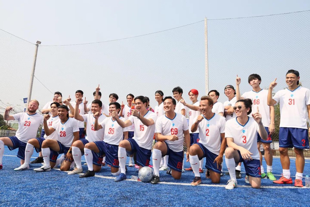 pauseband_'s tweet photo. กิจกรรม แบบนี้ผม ชอบมากครับ 😁😁😁
( ผมยิงไป 1 ลูก 5555 ⚽️⚽️ )
#KingPowerThaiPowerพลังคนไทย #ThePowerofPossibilities #fennpause #pauseband https://t.co/FIGjfLhx1T