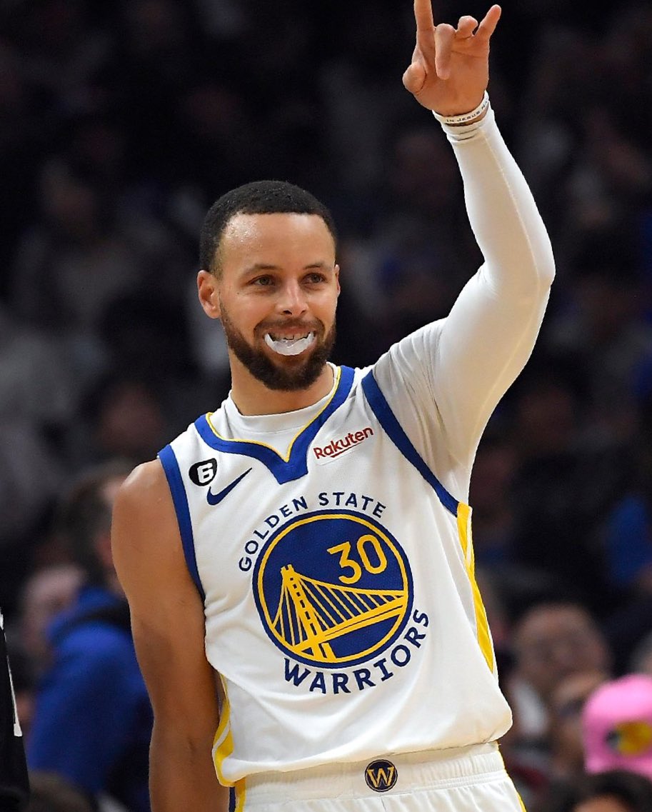 TheClockWorkINC's tweet image. ClockWork Performer Of The Night:
Stephen Curry (GSW)

Despite the Loss Stephen Curry was outstanding tonight: 

- 50 PTS 
- 6 AST 
- 8 3PM 
- 84 TS%
- 71.4 FG% • 20/28 FGM
- 2 STLs

Best in the World???