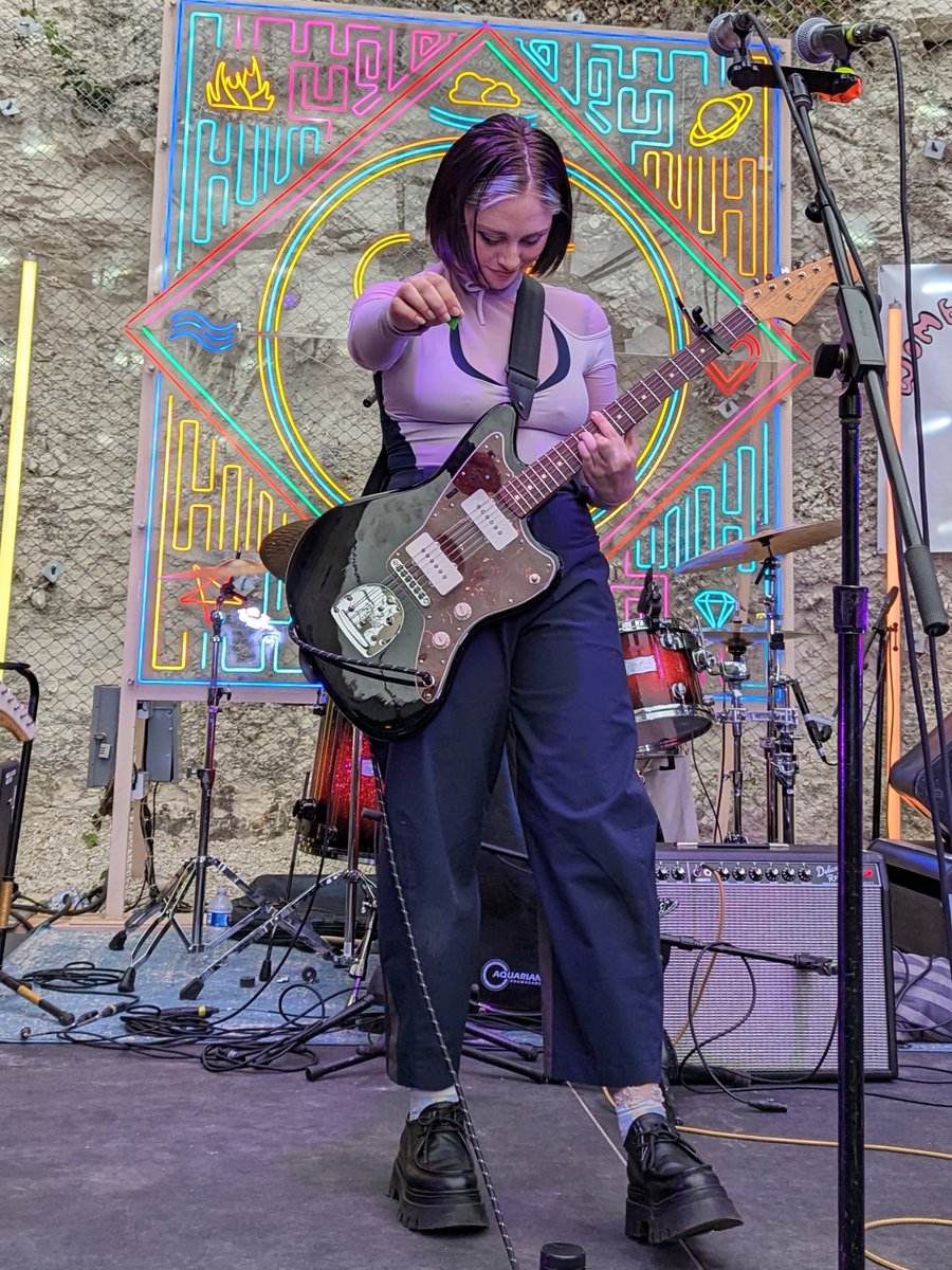 ChangoElectrico's tweet photo. Indie pop duo, Cafuné,  performing at the Women That Rock Day Party Showcase at Cheer Up Charlies during SXSW 2023. 
https://t.co/cnK2rztUMc

 #cafune #womenthatrock #sxsw #sxsw2023 https://t.co/ohsu1MHiZz