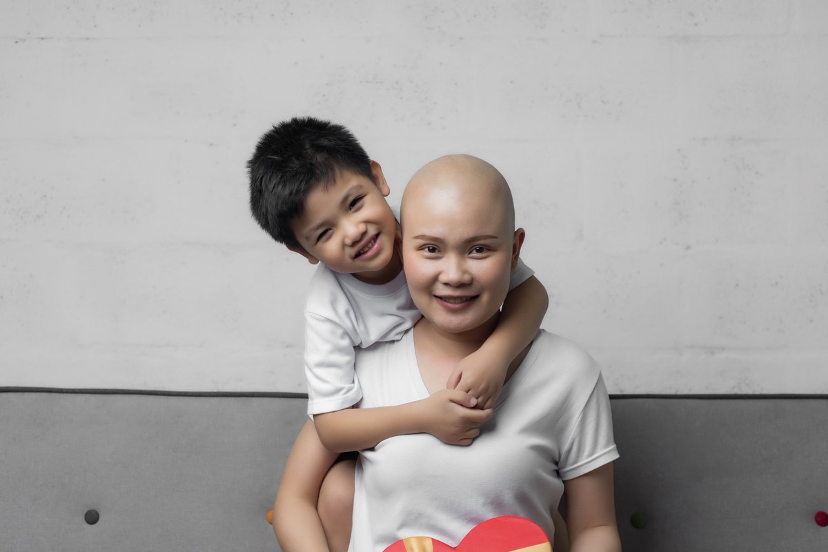 ArtSS_Sydney's tweet photo. Experts say we need to ensure all patients have access to a #carer or #supportperson.
Comprehensive support from family and friends makes the difference between coping and not coping for many #cancerpatients, and this was clear from the study, concluded Professor Broom. https://t.co/91oSeuUEgx