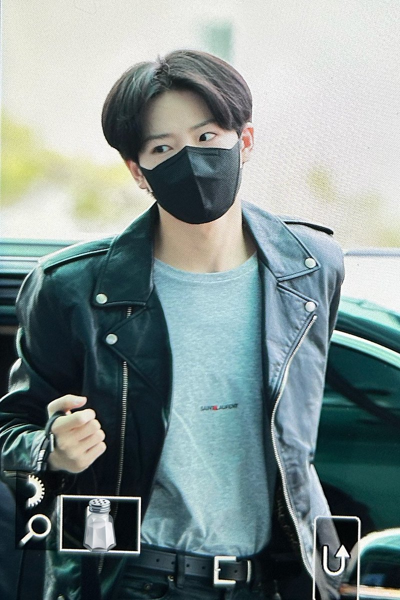 Teume! Terpantau kita semua adalah kaum yang tengah terjangkit virus JUNKYUNGITIS😭😭😭 ALIAS KIM JUNKYU LO GANTENG BANGET!!!!