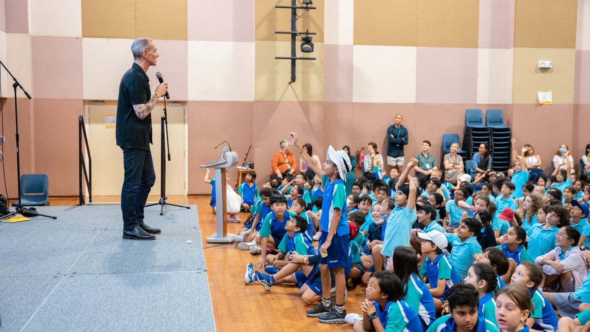 eastlib's tweet photo. Today we welcomed author of The Treehouse books, Andy Griffiths to UWCSEA East Primary. #uwcsea https://t.co/2arPz345t7