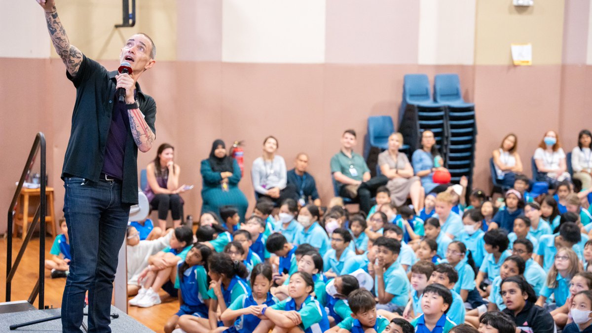 eastlib's tweet photo. Today we welcomed author of The Treehouse books, Andy Griffiths to UWCSEA East Primary. #uwcsea https://t.co/2arPz345t7
