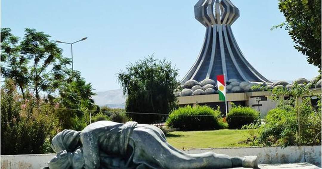 canê qurbanyêt kîmyabarankirna helebce şab bêt ruyê şerxwaz û xwînmija reş bêt.....