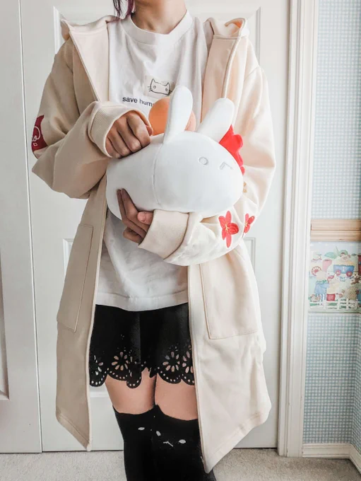 YOTR Long Cardigan + YOTR special bun plush I had a few people ask for pics on a masculine model; I currently don't have access to my partner (who is my usual male model) but I will be able to see him in a couple of weeks and get some pics of him wearing it then! 